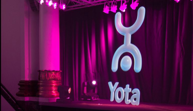 Yota Holographic Logo